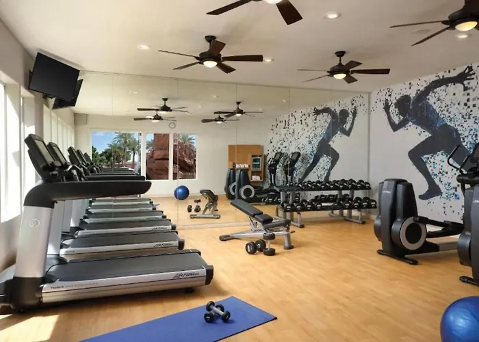 Enjoy Two Outdoor Pools In Setting 1bd Scottsdale